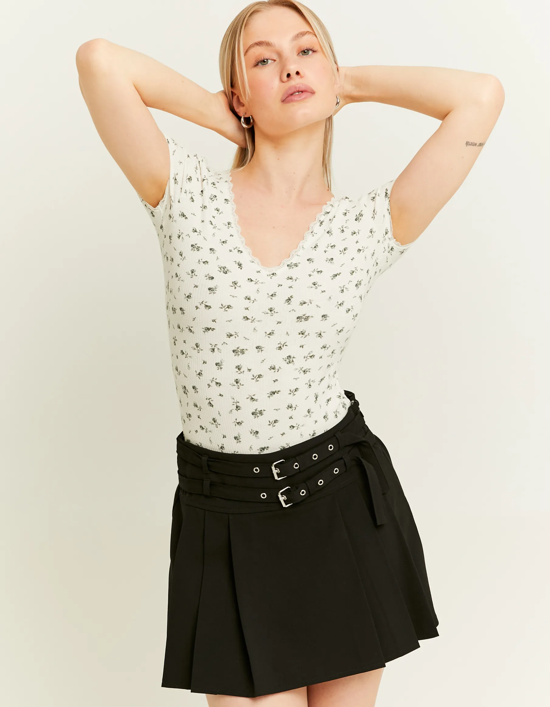 Tally Weijl Magliette Basiche | Body^Body Basico a Fiori con Orli in Pizzo