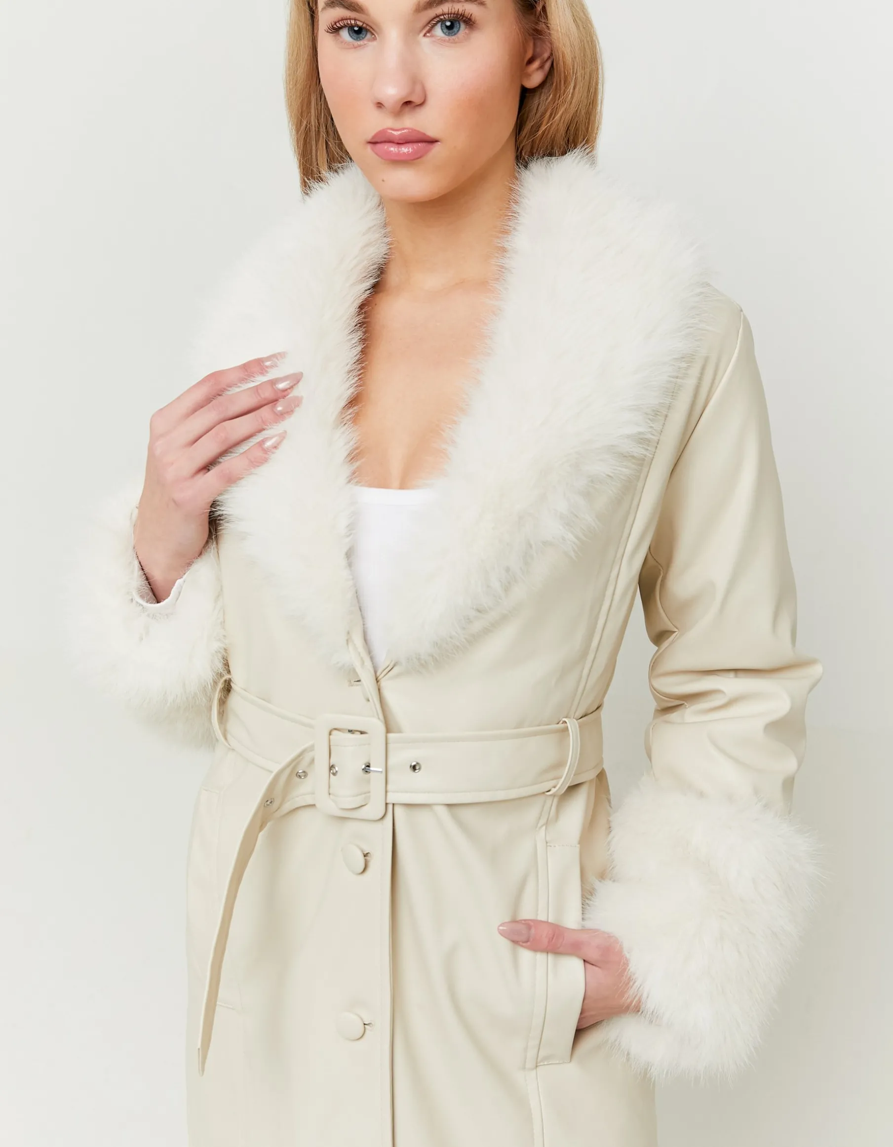 Tally Weijl Giacche^Cappotto Trench Bianco in Finta Pelle con Dettagli in Finta Pelliccia